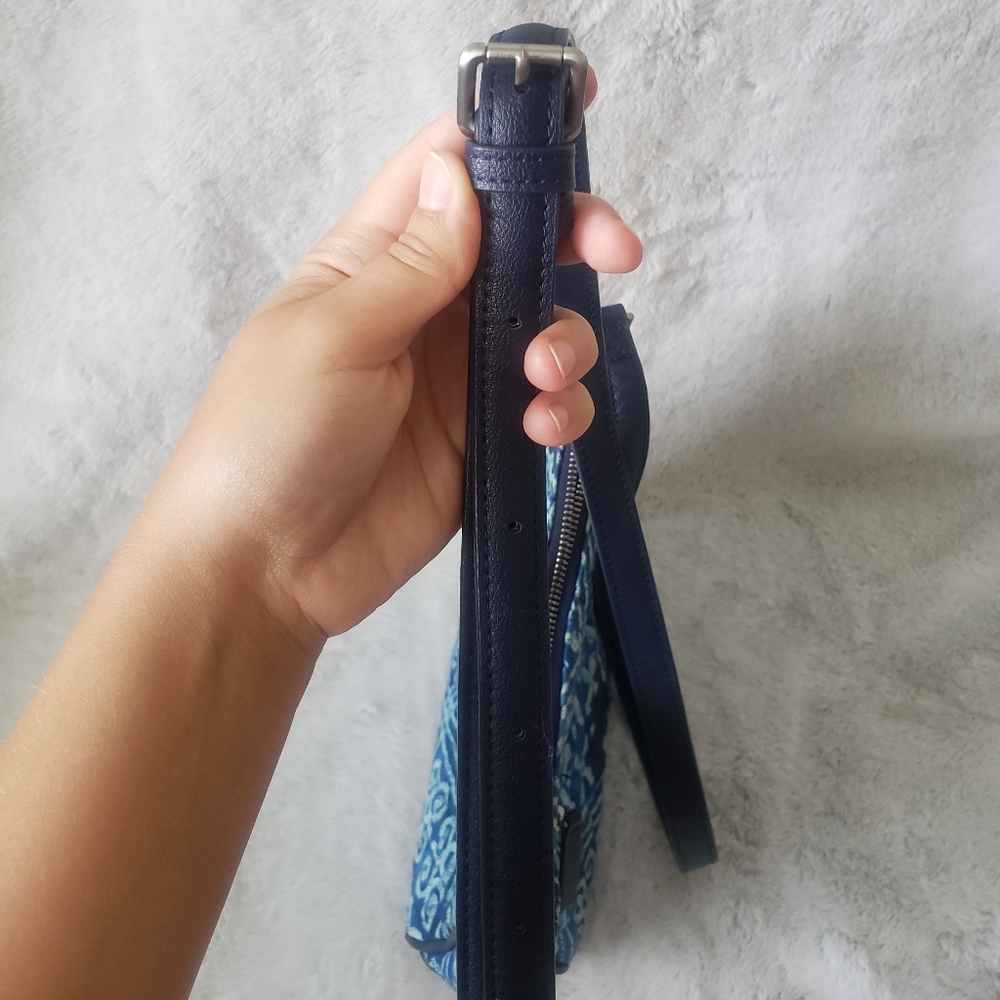 Vera Bradley Signature Mini Vivian Crossbody - Picture 5 of 5